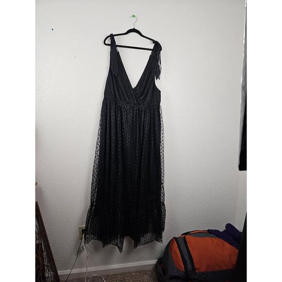 SHEIN Dresses & Skirts - NWT Shein Belle JIT12057745 Black Polka Dot V-Neck Maxi Dress 3XL